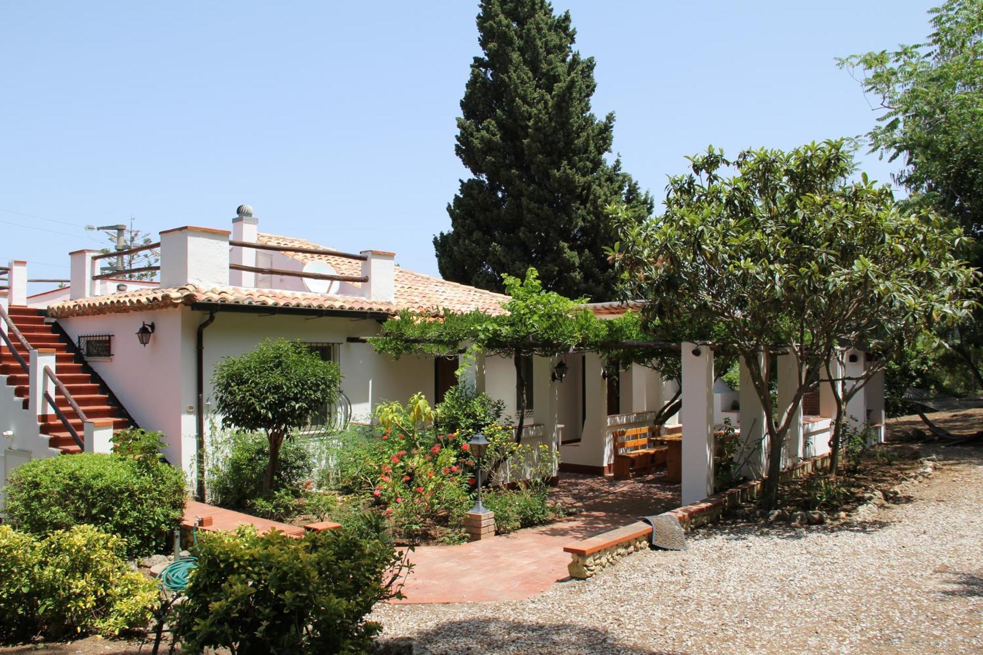 Tenuta Conte Ruggero Santa Domenica Talao Exterior foto